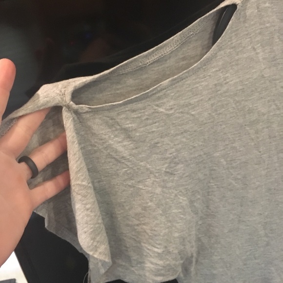 Jarrett Bay Gray Open Shoulder Top - Picture 3 of 6